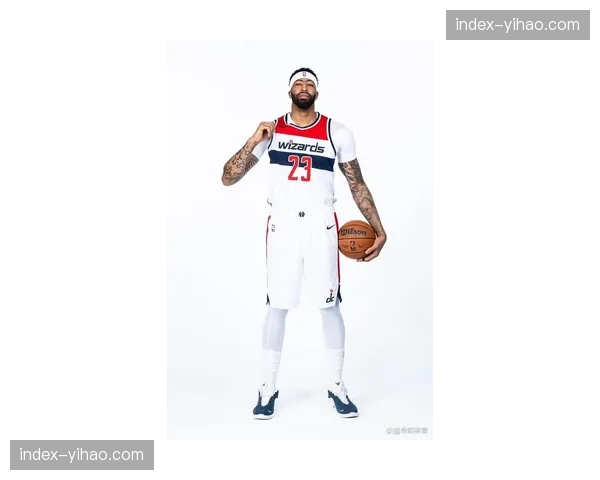 安东尼·戴维斯身穿奇才23号球衣拍摄定妆照,辟谣不满交易传闻