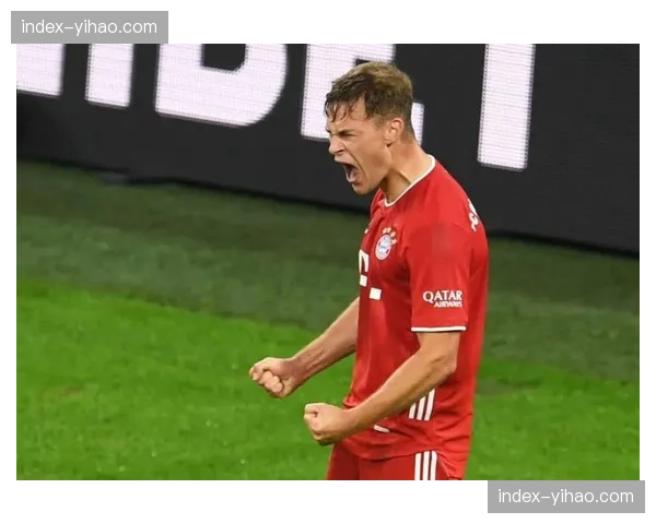 奇克面部骨折离场，与帕尔马门将科尔维空中相撞