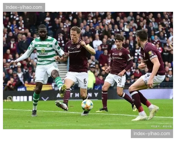 欧联杯赛后,弗赖堡主帅确认全队已恢复训练,备战周末联赛 欧联杯赛后,弗赖堡主帅确认全队已恢复训练,备战周末联赛